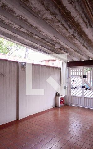Casa à venda com 140m², 3 quartos e 1 vaga Casa à venda com 140m², 3 quartos e 1 vagaGaragem