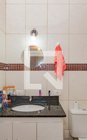 Casa para alugar com 180m², 3 quartos e 2 vagas Casa para alugar com 180m², 3 quartos e 2 vagasBanheiro da Suíte 2