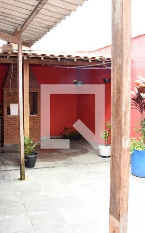 Casa à venda com 150m², 2 quartos e 2 vagasQuintal