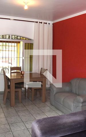 Casa à venda com 150m², 2 quartos e 2 vagasSala
