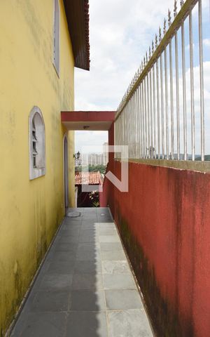 Casa à venda com 150m², 2 quartos e 2 vagasCorredor