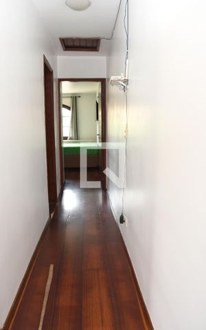 Casa à venda com 150m², 2 quartos e 2 vagasCorredor