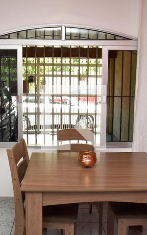 Casa à venda com 150m², 2 quartos e 2 vagasSala