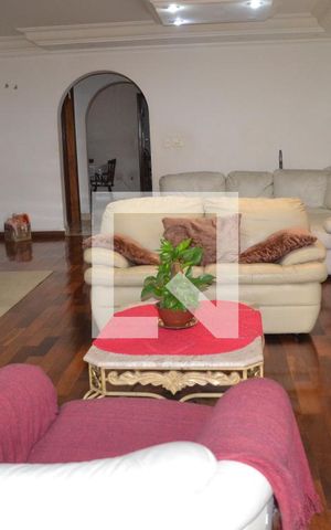 Apartamento à venda com 220m², 3 quartos e 4 vagasSala