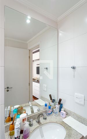 Apartamento à venda com 106m², 3 quartos e 2 vagas Apartamento à venda com 106m², 3 quartos e 2 vagasBanheiro da Suíte