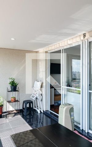 Apartamento à venda com 106m², 3 quartos e 2 vagas Apartamento à venda com 106m², 3 quartos e 2 vagasVaranda