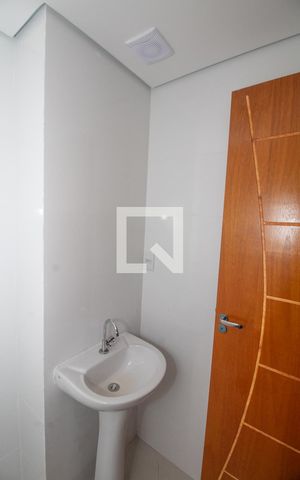 Apartamento à venda com 54m², 2 quartos e sem vaga Apartamento à venda com 54m², 2 quartos e sem vagaBanheiro Social