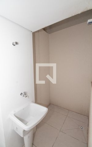 Apartamento à venda com 40m², 2 quartos e 1 vaga Apartamento à venda com 40m², 2 quartos e 1 vagaÁrea de Serviço