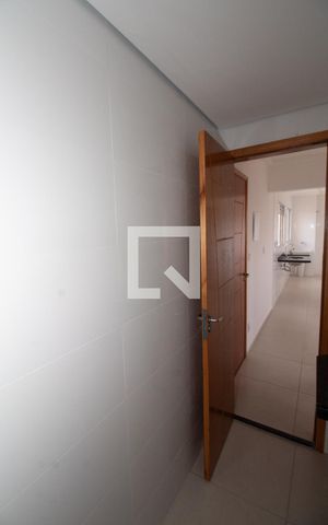 Apartamento à venda com 43m², 2 quartos e 1 vaga Apartamento à venda com 43m², 2 quartos e 1 vagaBanheiro Social