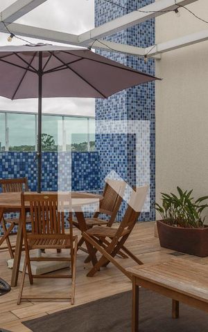 Apartamento à venda com 63m², 2 quartos e 1 vaga Apartamento à venda com 63m², 2 quartos e 1 vagaÁrea comum - Piscina