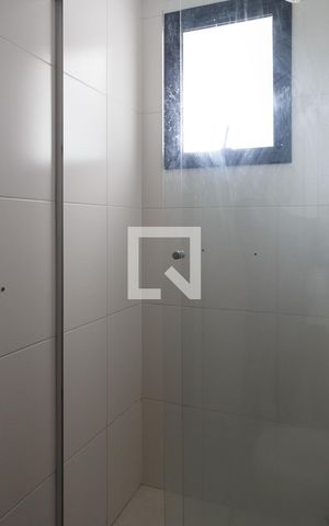Apartamento à venda com 63m², 2 quartos e 1 vaga Apartamento à venda com 63m², 2 quartos e 1 vagaBanheiro Social