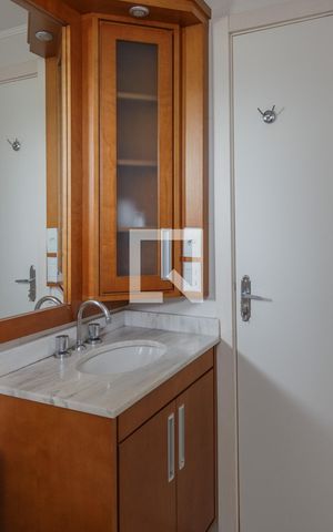 Apartamento à venda com 63m², 2 quartos e 1 vaga Apartamento à venda com 63m², 2 quartos e 1 vagaBanheiro Social