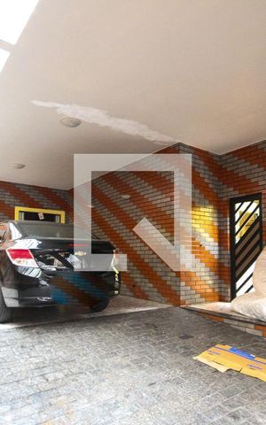Casa à venda com 280m², 3 quartos e 4 vagas Casa à venda com 280m², 3 quartos e 4 vagasGaragem