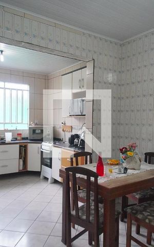 Casa à venda com 140m², 2 quartos e 2 vagasBanheiro