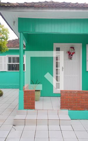 Casa à venda com 140m², 2 quartos e 2 vagasFachada