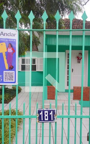 Casa à venda com 140m², 2 quartos e 2 vagasFachada