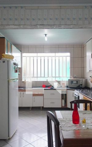 Casa à venda com 140m², 2 quartos e 2 vagasBanheiro