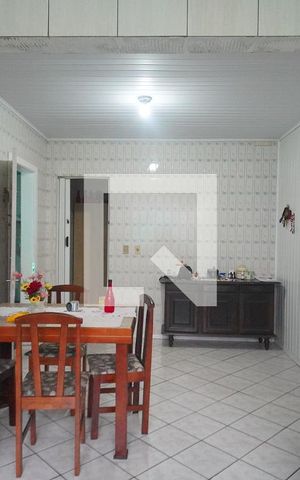 Casa à venda com 140m², 2 quartos e 2 vagasBanheiro