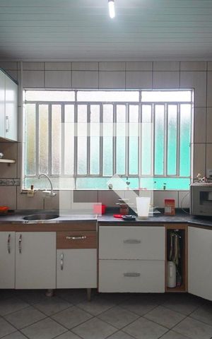Casa à venda com 140m², 2 quartos e 2 vagasBanheiro