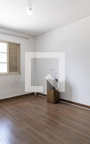 Casa à venda com 140m², 5 quartos e 2 vagas Casa à venda com 140m², 5 quartos e 2 vagasQuarto 2 da Casa 2