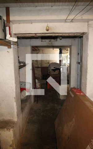 Casa à venda com 1330m², 3 quartos e 8 vagasPorão