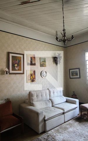 Casa à venda com 1330m², 3 quartos e 8 vagasSala
