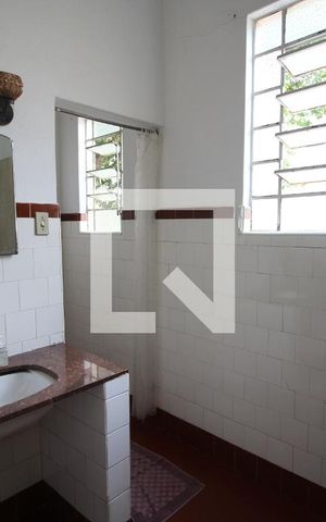 Casa à venda com 1330m², 3 quartos e 8 vagasBanheiro