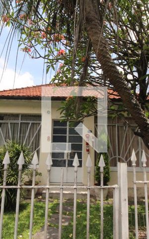 Casa à venda com 1330m², 3 quartos e 8 vagasFachada