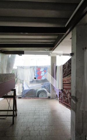 Casa à venda com 1330m², 3 quartos e 8 vagasSalão