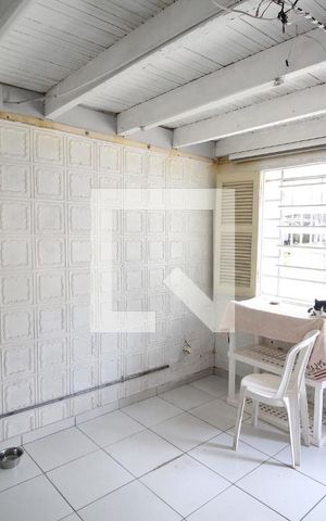 Casa à venda com 1330m², 3 quartos e 8 vagasPorão
