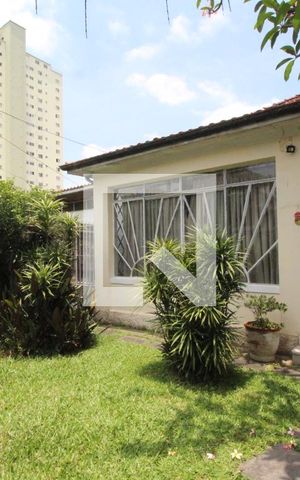 Casa à venda com 1330m², 3 quartos e 8 vagasFachada