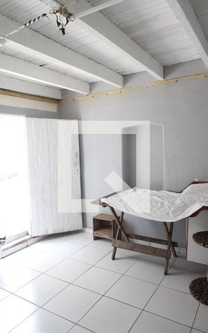 Casa à venda com 1330m², 3 quartos e 8 vagasPorão