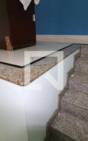 Casa à venda com 150m², 3 quartos e 2 vagasEscada