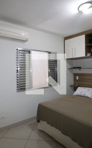 Casa à venda com 150m², 3 quartos e 2 vagasSuite