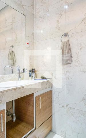 Casa à venda com 150m², 3 quartos e 2 vagas Casa à venda com 150m², 3 quartos e 2 vagasBanheiro social