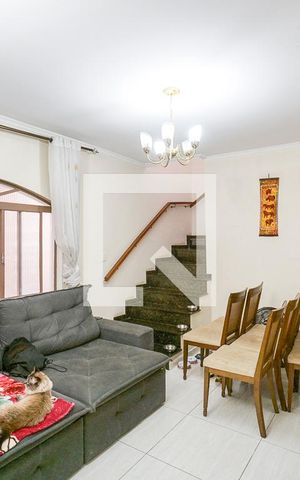 Casa à venda com 150m², 3 quartos e 2 vagas Casa à venda com 150m², 3 quartos e 2 vagasSala