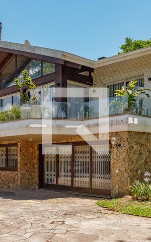 Casa à venda com 650m², 3 quartos e 3 vagasFacahada