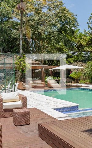 Casa à venda com 650m², 3 quartos e 3 vagasPiscina
