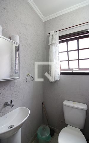 Casa à venda com 256m², 4 quartos e 3 vagasLavabo 2 
