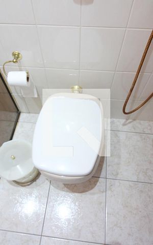 Casa à venda com 256m², 4 quartos e 3 vagasSuíte 2 Banheiro 