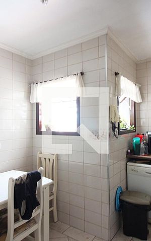 Casa à venda com 256m², 4 quartos e 3 vagasCozinha 