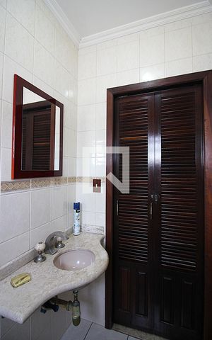 Casa à venda com 256m², 4 quartos e 3 vagasLavabo
