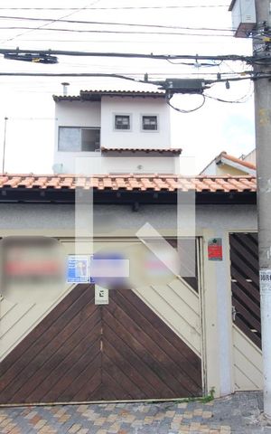 Casa à venda com 256m², 4 quartos e 3 vagasFachada