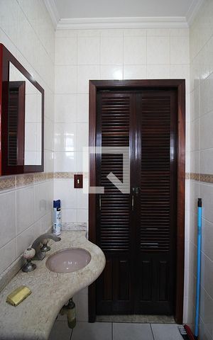 Casa à venda com 256m², 4 quartos e 3 vagasLavabo
