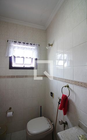 Casa à venda com 256m², 4 quartos e 3 vagasLavabo