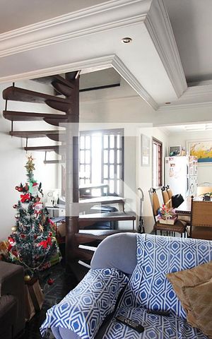 Casa à venda com 256m², 4 quartos e 3 vagasSala 1