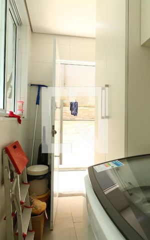 Casa à venda com 350m², 3 quartos e 8 vagasÁrea de Serviço