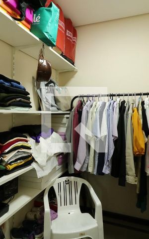 Casa à venda com 350m², 3 quartos e 8 vagasCloset da Suíte