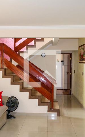 Casa à venda com 290m², 3 quartos e 2 vagas Casa à venda com 290m², 3 quartos e 2 vagasSala