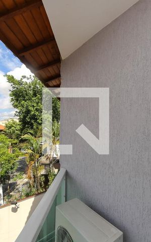 Casa à venda com 220m², 4 quartos e 4 vagas Casa à venda com 220m², 4 quartos e 4 vagasVaranda Suíte 4